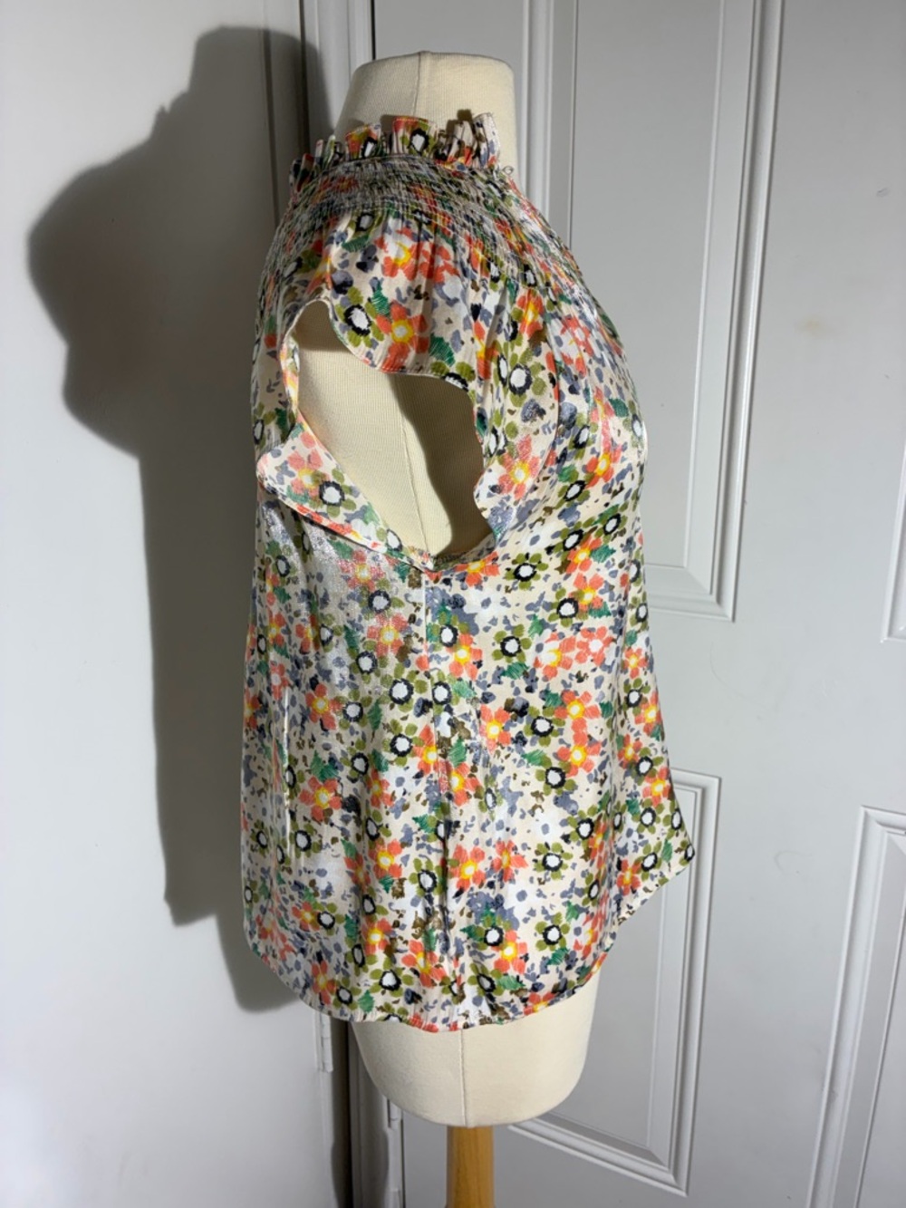 Women's Moodie Floral
Smocked Neck Blouse XS Boho Cottagecore Flutter Sleeve Top - Picture 8 of 14